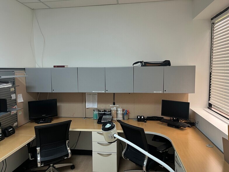 More Photos Of 7601 Hospital Dr, Sacramento Medical For Sale