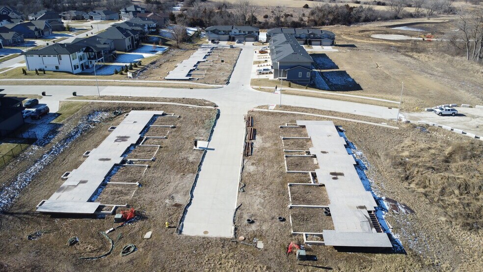 Primary Photo Of 9061 Calvin Dr, West Des Moines Apartments For Sale