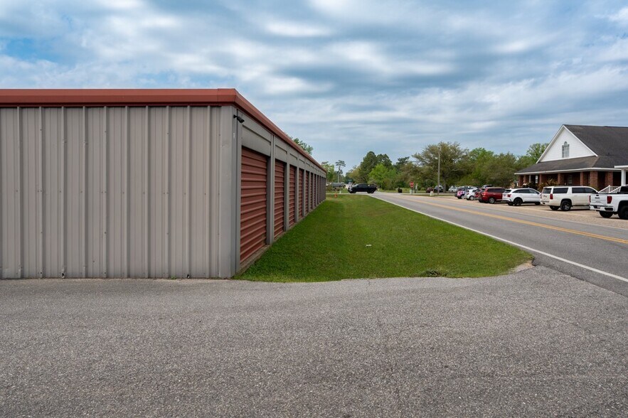 More Photos Of 721 N McKenzie St, Foley Self Storage For Sale