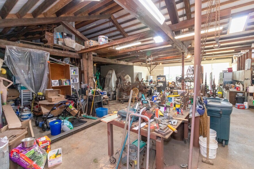 More Photos Of 77231 Highway 101, Gardiner Storefront Retail Residential For Sale