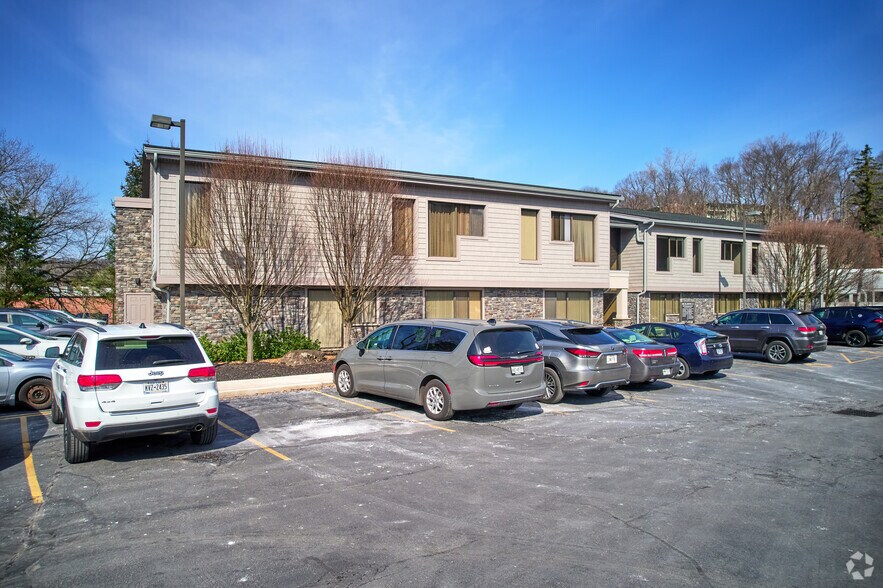 More Photos Of 625 Panorama Trl, Penfield Unknown For Lease