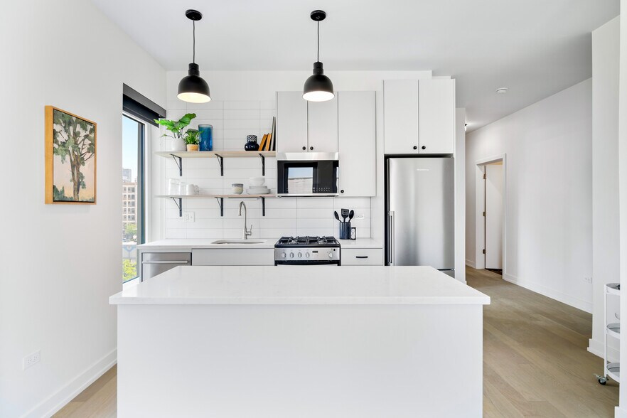 More Photos Of 4600 N Kenmore Ave, Chicago Apartments For Lease