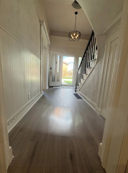 More Photos Of 121 N Wayne St, Saint Marys Office For Lease
