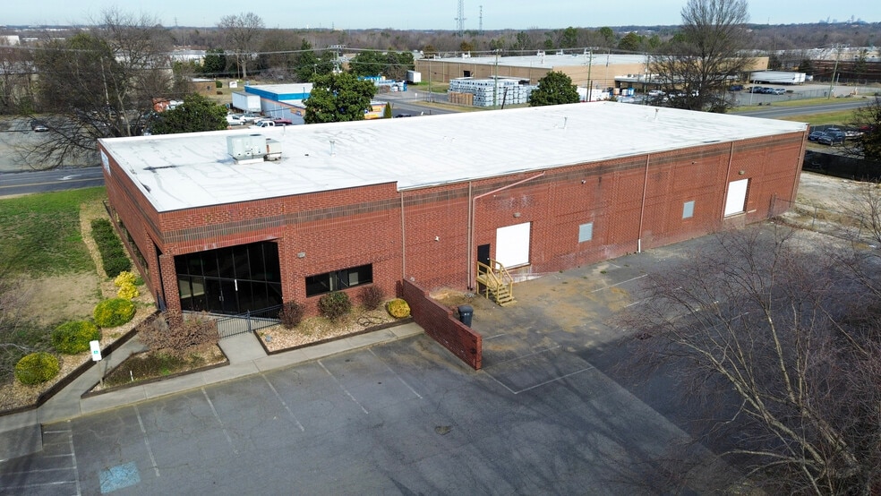 More Photos Of 10901 Downs Rd, Pineville Warehouse For Lease