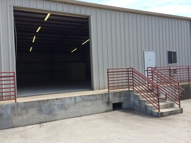 More Photos Of 8561 Rayson Rd, Houston Warehouse For Lease