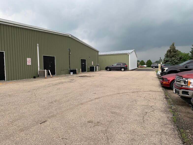 More Photos Of 503-507 W Main St, Waunakee General Retail For Sale