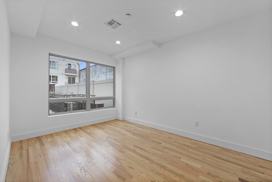 More Photos Of 882 Metropolitan Ave, Brooklyn Multifamily For Sale