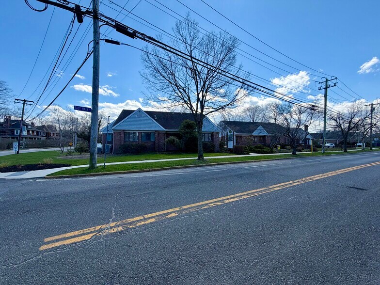 More Photos Of 633 A E Main St, Riverhead Office For Sale