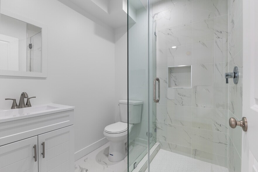 More Photos Of 623 Orange Grove Ave, Glendale Apartments For Sale