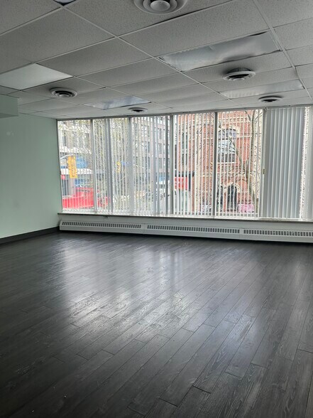 More Photos Of 394-400 Pacific Ave, Toronto Storefront Retail Office For Lease