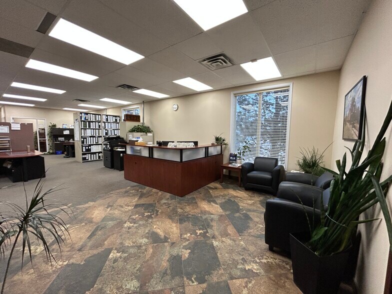 More Photos Of 11812-11820 121 St NW, Edmonton Office For Sale