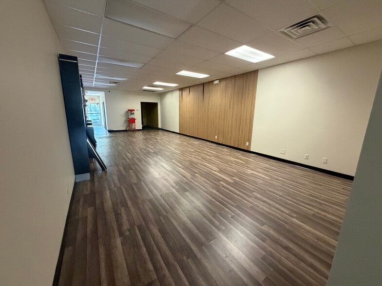 More Photos Of 5867-5873 Mayfield Rd, Mayfield Heights Storefront Retail Office For Lease