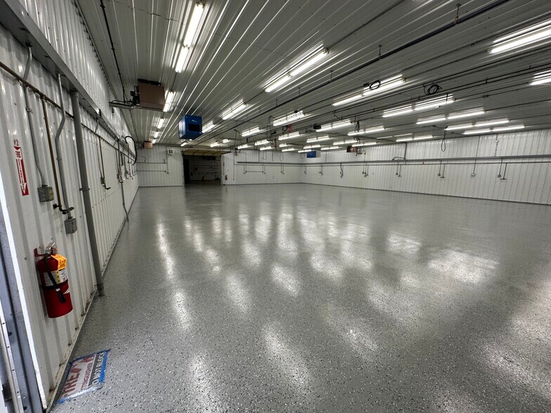 More Photos Of 400 Railroad Ave W, Onamia Flex For Sale