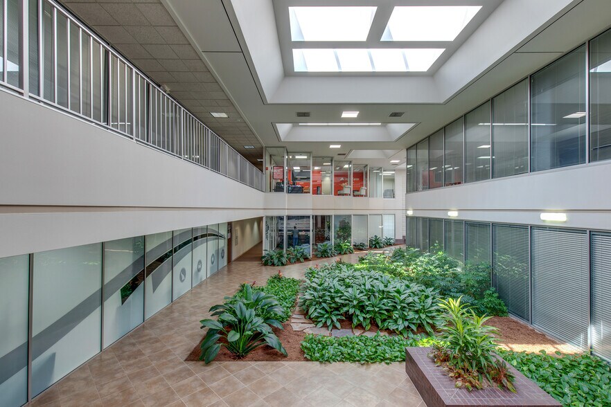 More Photos Of 9601 Jones Rd, Houston Office For Lease