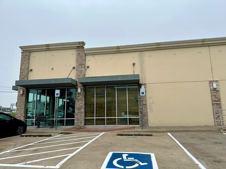 More Photos Of 2452 W Loop 340, Waco Freestanding For Lease