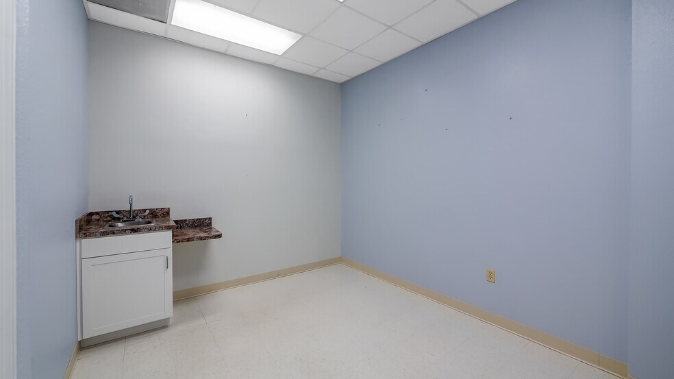 More Photos Of 16215 Sr-50 Hwy, Clermont Storefront For Lease