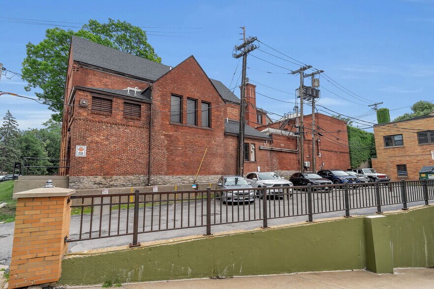 More Photos Of 556-564 Franklin St, Buffalo Medical For Sale