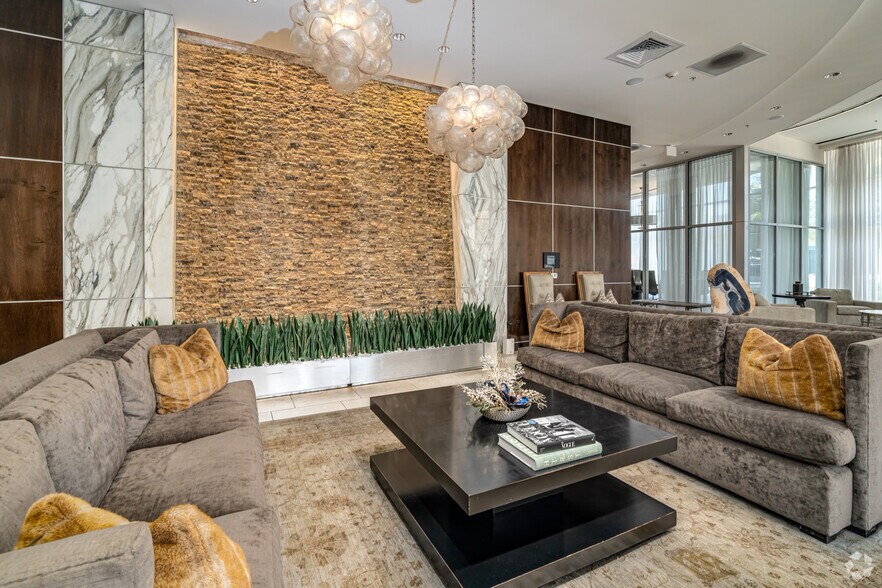 More Photos Of 2929 Weslayan St, Houston Apartments For Lease