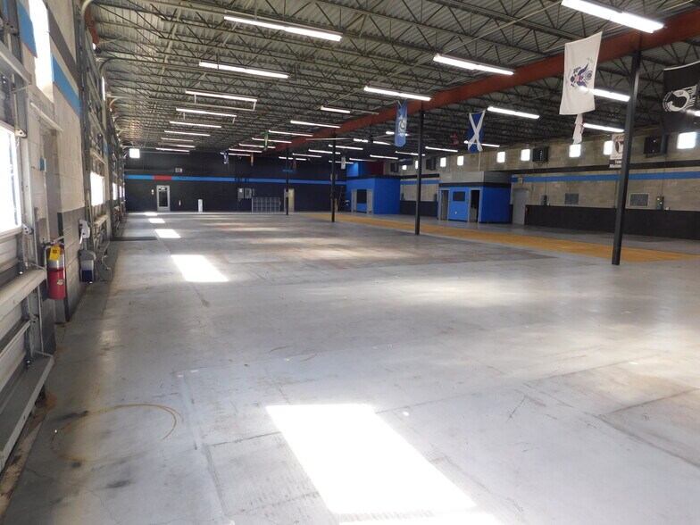 More Photos Of 5145 Commercial Dr, Melbourne Warehouse For Lease