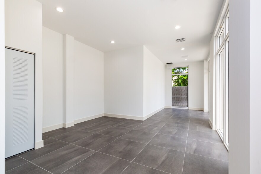 More Photos Of 961 SW 7th St, Miami Apartments For Lease