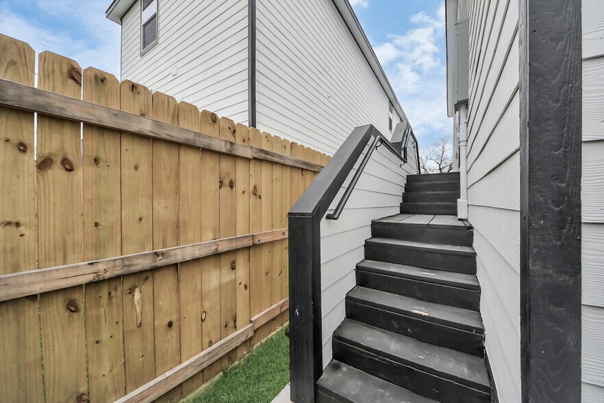 More Photos Of , Houston Multifamily For Sale