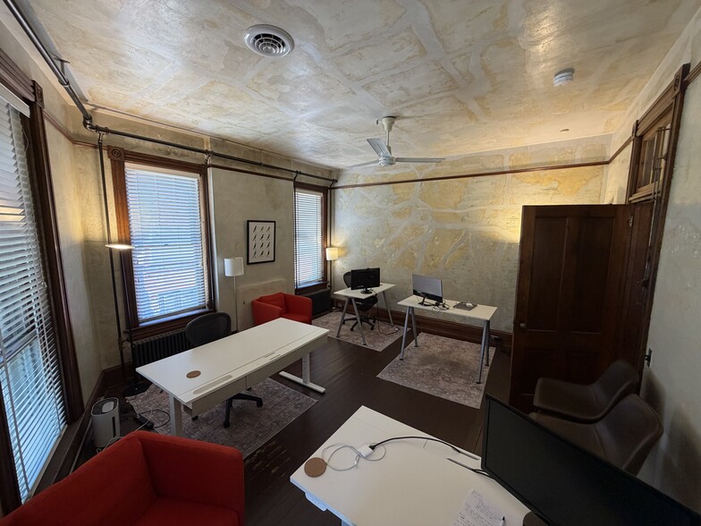 More Photos Of 523 Prince Ave, Athens Storefront Retail Office For Lease