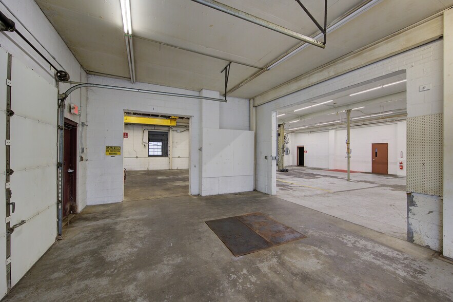 More Photos Of 180 Ushers Rd, Round Lake Warehouse For Sale