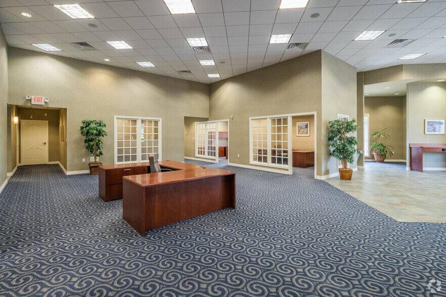 More Photos Of 2100 S Illinois St, Belleville Coworking Space