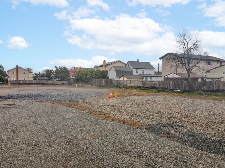 More Photos Of 571-577 New York Ave, Lyndhurst Land For Sale