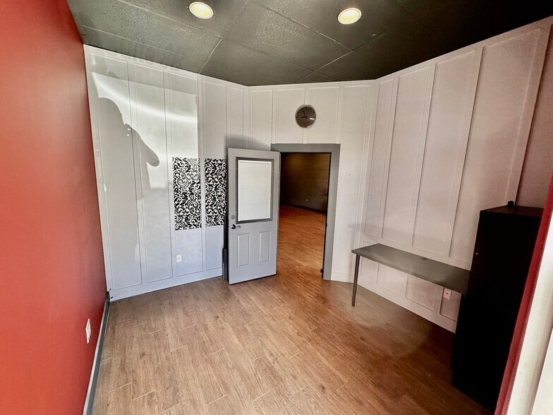 More Photos Of 13500 NE Bel Red Rd, Bellevue Freestanding For Lease