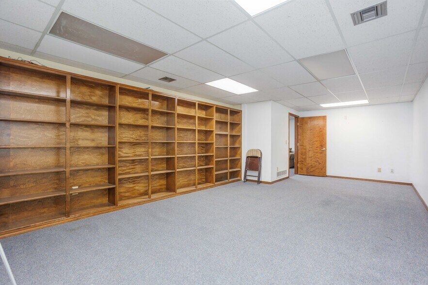 More Photos Of 100 N Fruitland St, Kennewick Office For Lease