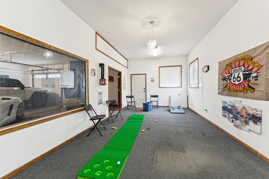 More Photos Of 630 W Elkhorn St, Arlington Freestanding For Sale