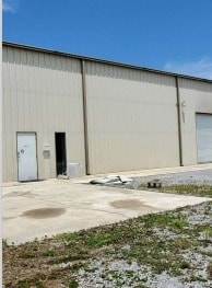 More Photos Of 107 Industrial Ct, Freeport Industrial For Sale