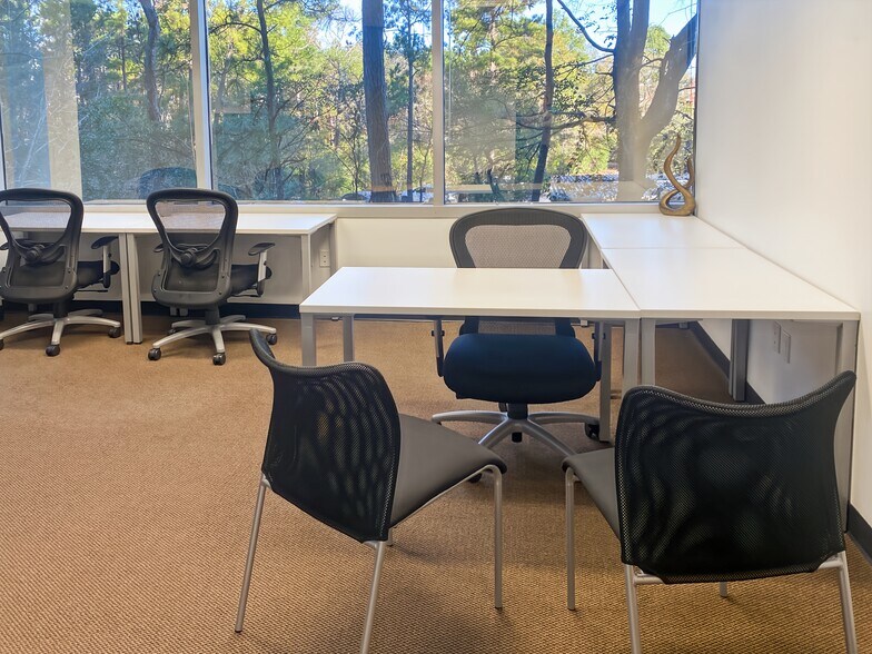 More Photos Of 2002 Timberloch Pl, The Woodlands Coworking Space