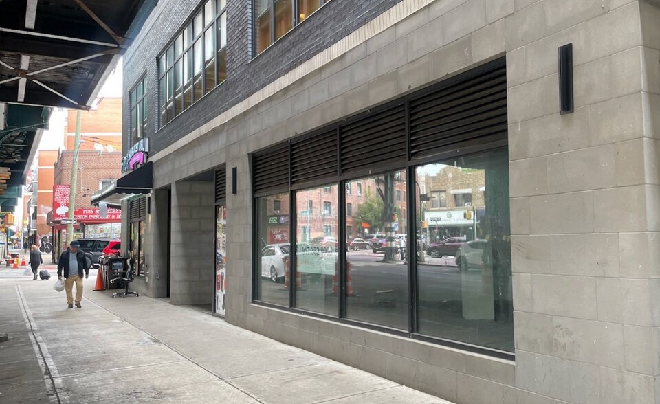 Primary Photo Of 51-26 Roosevelt Ave, Queens General Retail For Lease