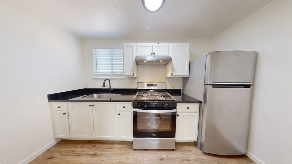 More Photos Of 2715 Twin View Blvd, Shasta Lake Multifamily For Sale