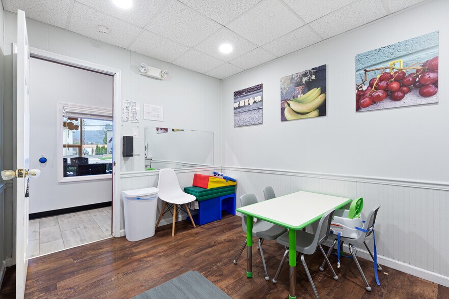 More Photos Of 1003 Wyoming Ave, Forty Fort Medical For Sale