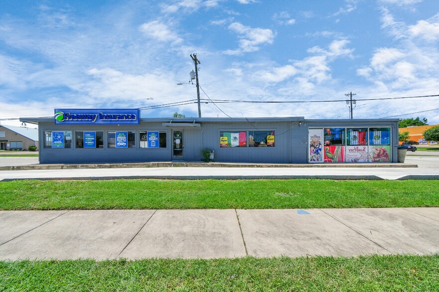 Primary Photo Of 1400-1402 S Texas Ave, Bryan Freestanding For Sale