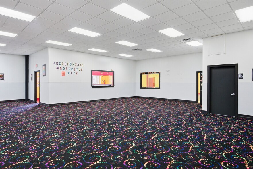 More Photos Of 77 Scattergood Dr NW, Christiansburg Warehouse For Lease