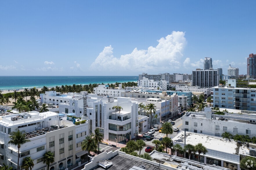 More Photos Of 721 Collins Ave, Miami Beach Storefront For Lease