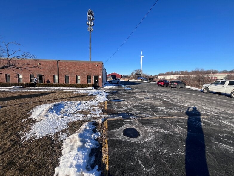 More Photos Of 50 Parker St, Newburyport Manufacturing For Lease