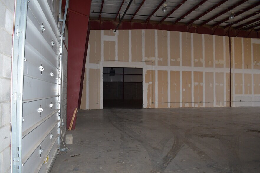 More Photos Of 115 Juliad Ct, Fredericksburg Warehouse For Lease