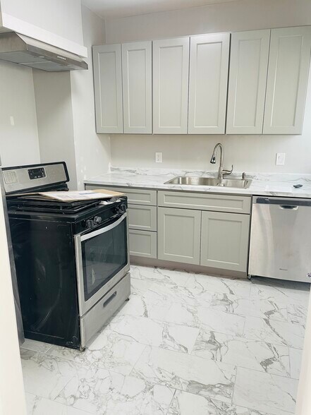 More Photos Of 3921 E Livingston Dr, Long Beach Apartments For Sale