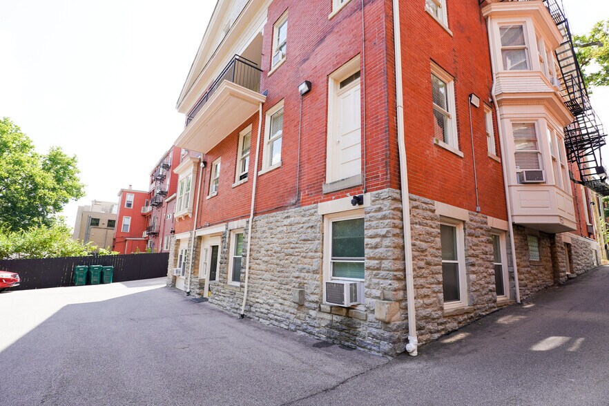 More Photos Of 2404 Auburn Ave, Cincinnati Apartments For Sale
