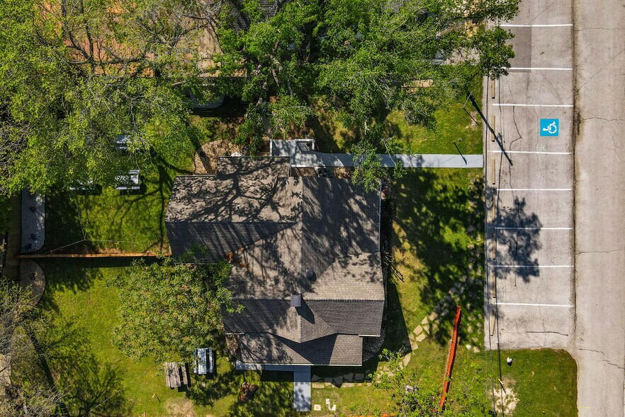 More Photos Of 148 Elm St, Keller Freestanding For Sale