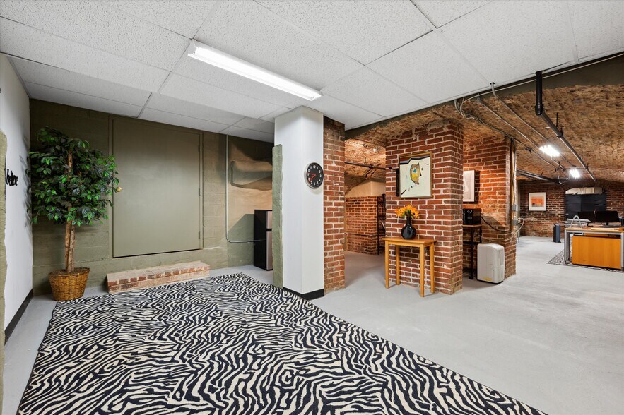 More Photos Of 136-138 N 2nd St, Philadelphia Apartments For Sale