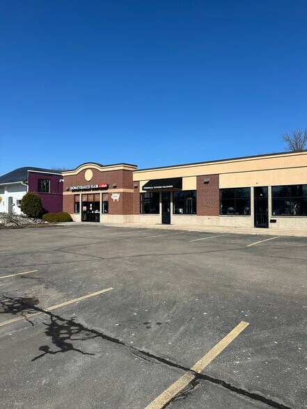 More Photos Of 1000 W Wisconsin Ave, Appleton Unknown For Lease