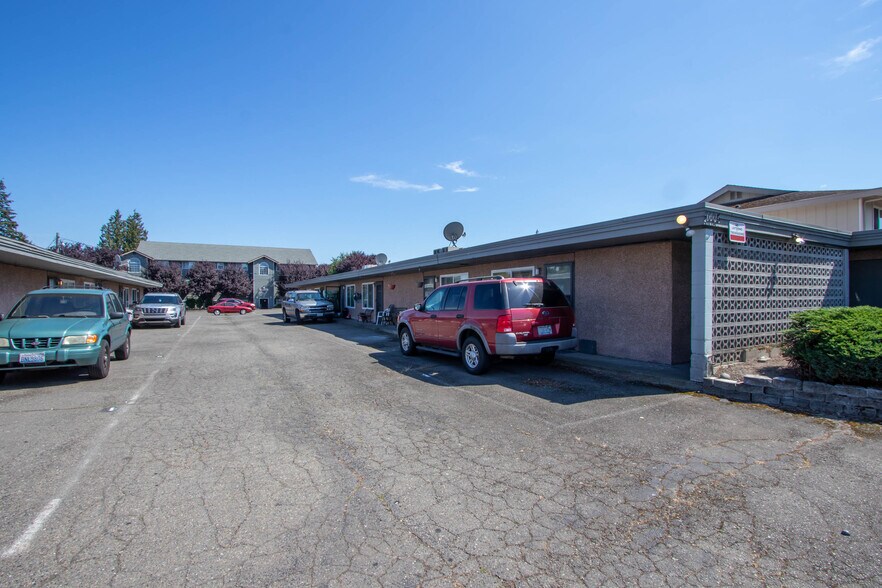 More Photos Of 7603 Pacific Ave, Tacoma Apartments For Sale