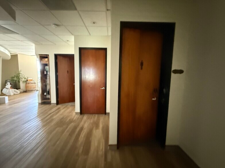 More Photos Of 8736 Production Ave, San Diego Light Manufacturing For Lease