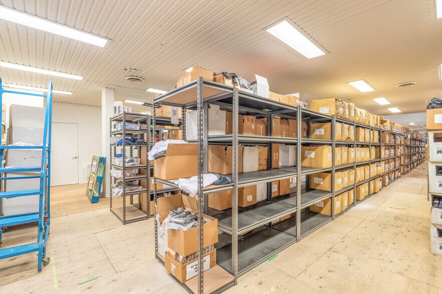 More Photos Of 40-42 Rue Wellington N, Sherbrooke Storefront Retail Office For Sale